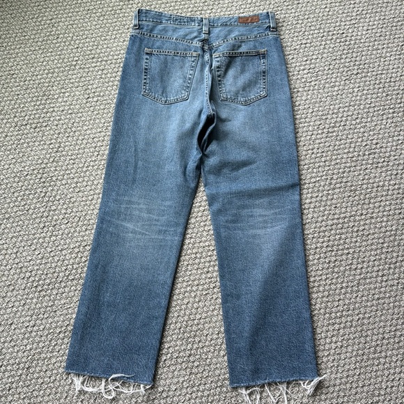 AG Alexxis Crop High Rise Vintage Fit Jeans - Picture 3 of 9